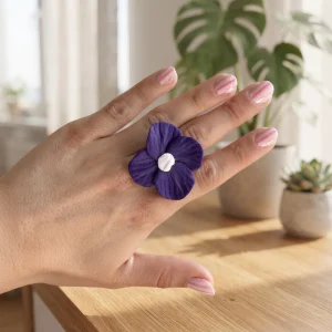 anillo flor morada arcilla polimerica